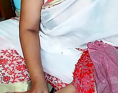 (Family Sex) StepMom chopping vegetable suddenly saree fell foreigner her bowels i seeing fat Bristols & screwed Her-Cum on her irritant