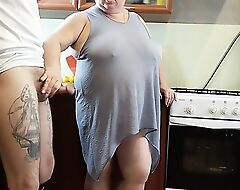 in the morning, in the kitchen, a fat woman masturbates my dick to a cumshot