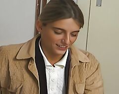 juvenile brunette 21 years old stript vor der kamera beim casting