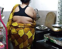 Larder Me Saree Pahana Desi Sexy Aunty Ki Chudai - (55 Pedigree Old Tamil Aunty Fucks In The Kitchen)