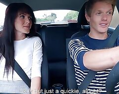 Cheating BF on back seats in Mr. Pussylicking auto
