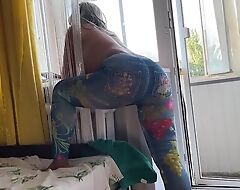 Curvaceous mom pulls with regard everywhere her jeans everywhere get assfucked