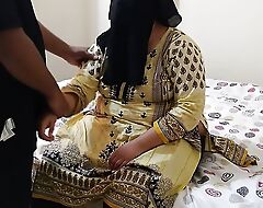 (Muslim Bhabhi ko chudai) Share hotel room with Sexy Bhabhi