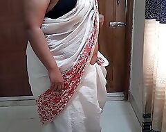 (Tamil hot aunty saree striping) Aunty Ko Jabardast Chudai aur maja karti hua - Hindi Clear Audio