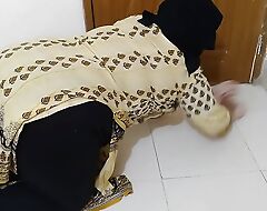 Tamil maid fucking owner after a long time cleaning house Hindi Sex