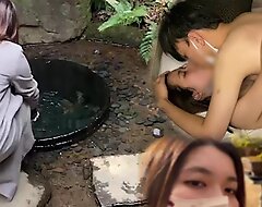 After visiting a famous shrine with a Japanese de M nurse, cum shot while hugging