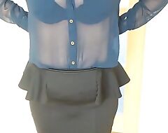Mrs Sandie, 50+, ready here a blouse and skirt for work. Beguile leave comments about my mature body xx