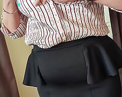 British GILF ready for work flashing her bald cunt, big arse and big tits. Hoping in the matter of make her co-workers hard today.