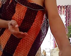 Tamil sexy aunty check a depart shower sexy body in towel secret mms