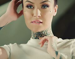 Tatted Czech Babe in arms Is Poison