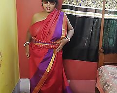 Indian sizzling mom showing her juicy pussy in red-hot sharee