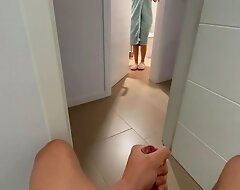 I surprise my stepsister at the bathroom door telling me a handjob and she gives me a blowjob until I spunk