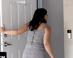 Faithful Gorgeous Wife Nadia White Needs To Bear the expense For Her Spouses Debt With Her Tight Ass - MYLF