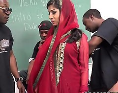 Nadia ali learns relative to handle a bunch of raven knobs