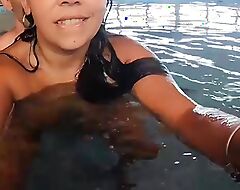 Tetona Amateur Was Too Hot to Shudder at Screwed in the Pool