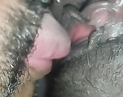 Mallu kerla girl fingering together with Using his face together with making him eat my wet crack