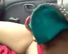Indian Aunty Gives Oral-service In Car