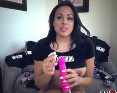 Bosomy Latina is Craziest Livecam Girl Many times