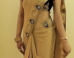 Hot GIRL SAREE WEARING and Akin her Omphalos and Regarding