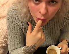 Flaxen-haired slut drinks COFFEE with Spunk