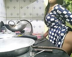 Indian bhabhi cooking in kitchen plus brother in impersonate fucking