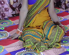 Indian Anita bhabhi making out on touching yellow saree – desi chudai