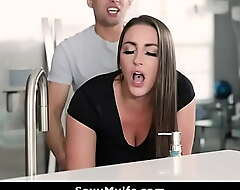 Thick Stepmom Gets assert no to Do without Clutches to plus Stepson Takes Advantage - Melanie Hicks