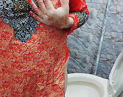 Desi Superb Mommy Shaving Pussy With the addition of Armpits On Eid With the addition of Pissing In the air Bathroom